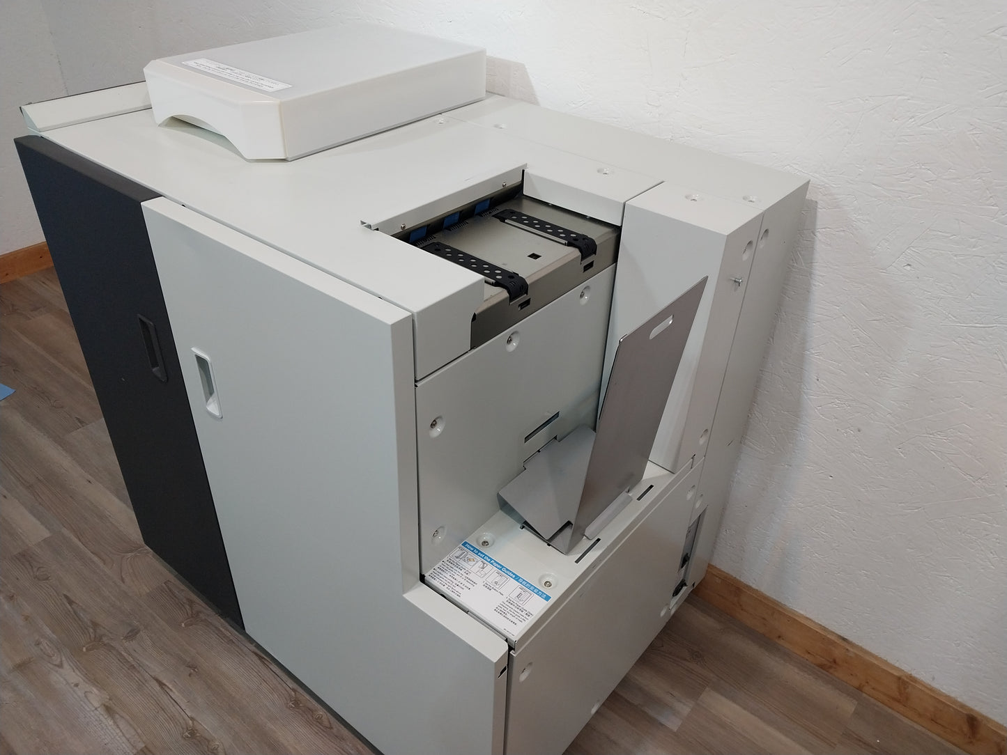 Riso ComColor GD Series Wrapping Envelope Finisher G10