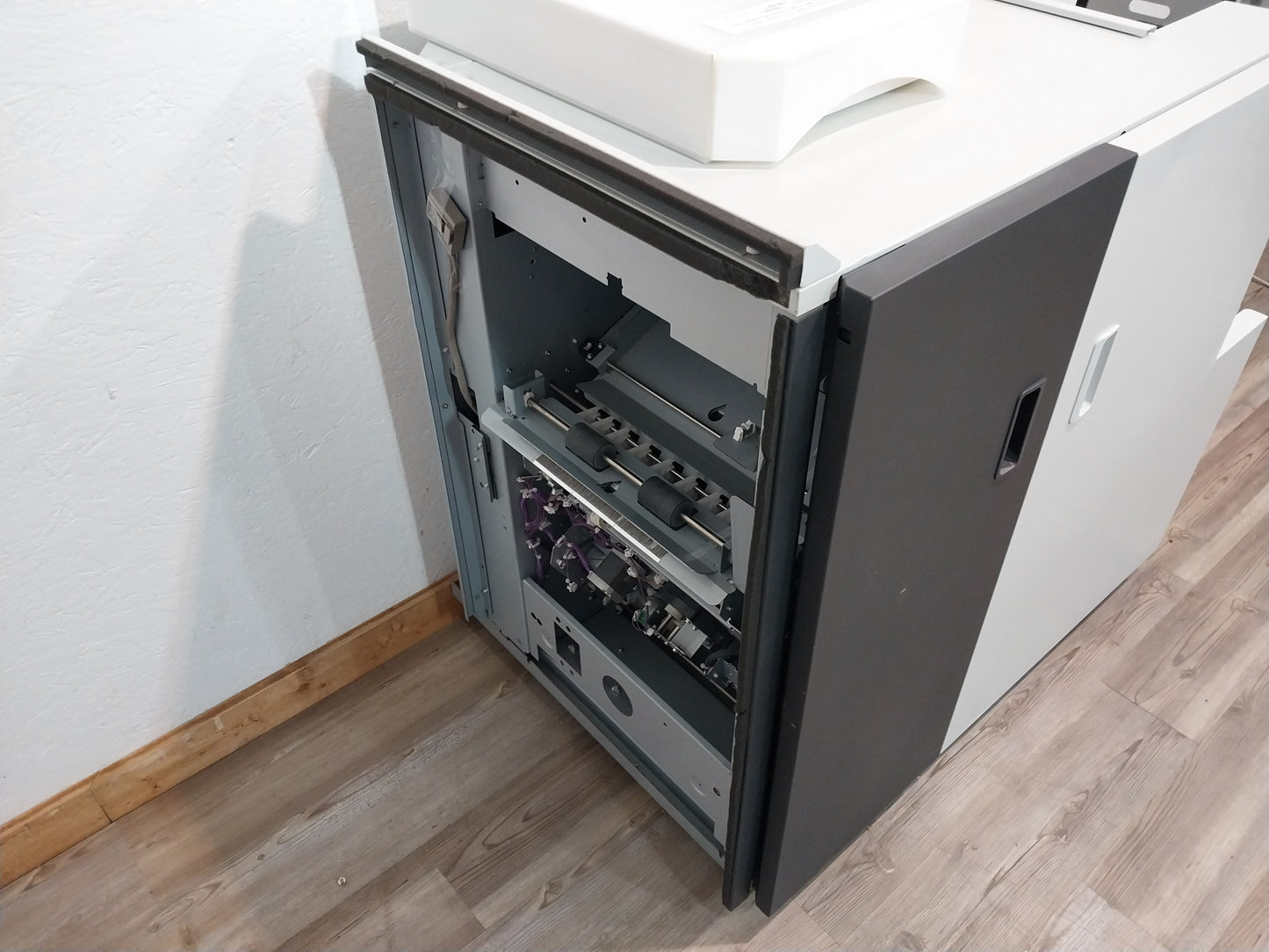 Riso ComColor GD Series Wrapping Envelope Finisher G10